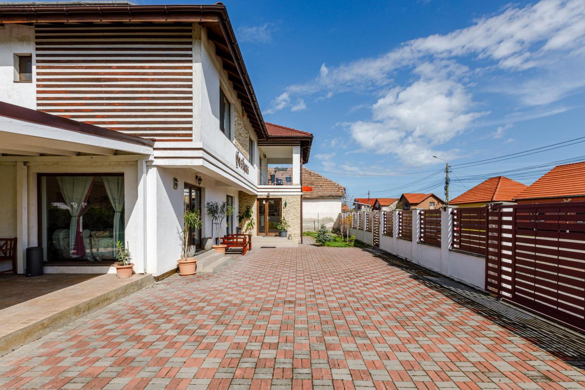 Gasthaus Sacalaz Hotel Timişoara Buitenkant foto